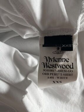 VIVIENNE WESTWOOD White T